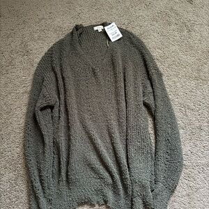 Debut Women's Olive V-Neck Sweater